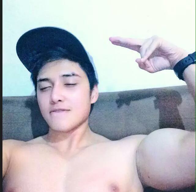 ส่อง Twitter No.2 #หล่อเว่อร์