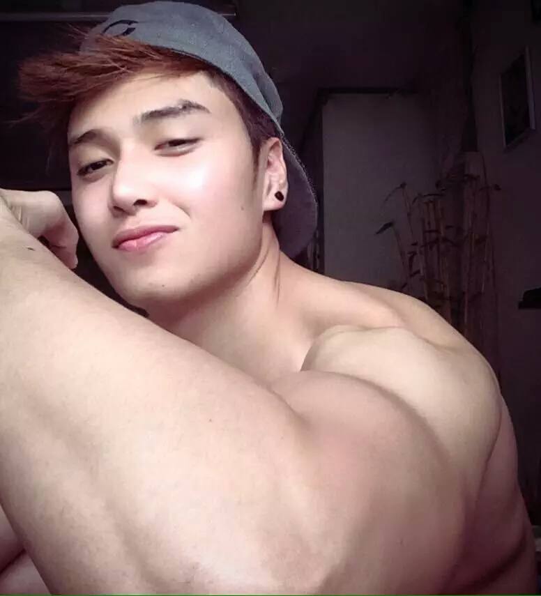 ส่อง Twitter No.2 #หล่อเว่อร์