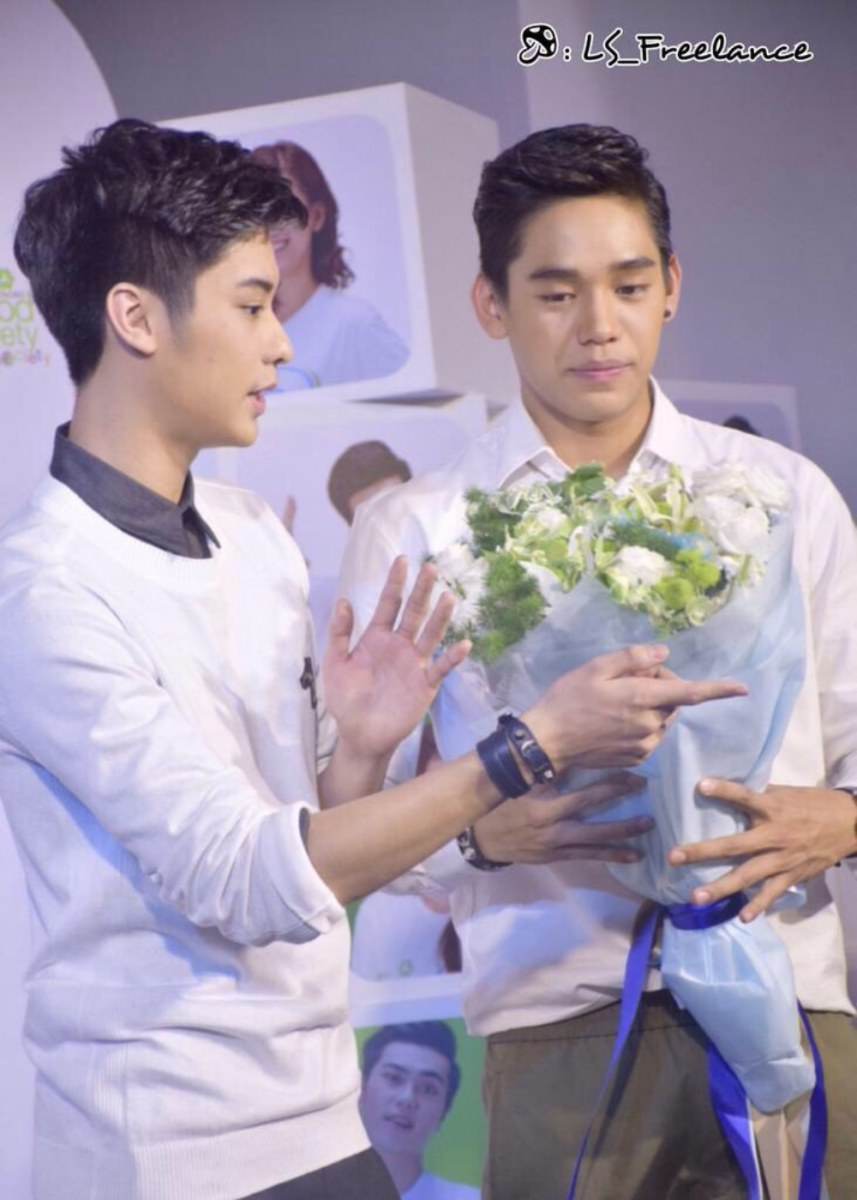 เอิ้นกะพีทหรือเงินออกัส