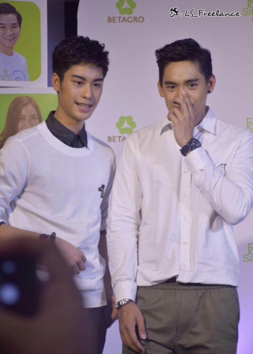 เอิ้นกะพีทหรือเงินออกัส