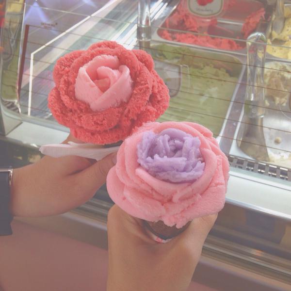 ไอศกรีมกุหลาบน่ากินฝุดๆ