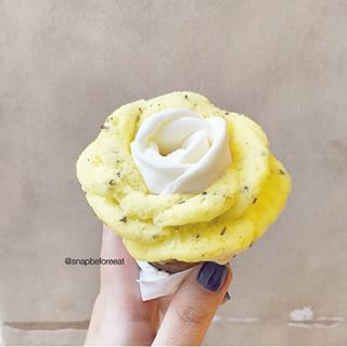 ไอศกรีมกุหลาบน่ากินฝุดๆ