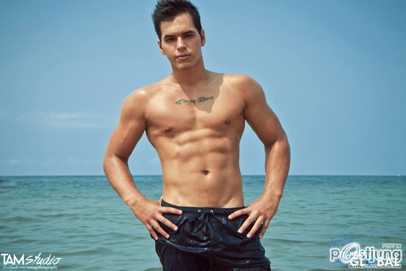 ย้อนหลัง Mister Global 2015