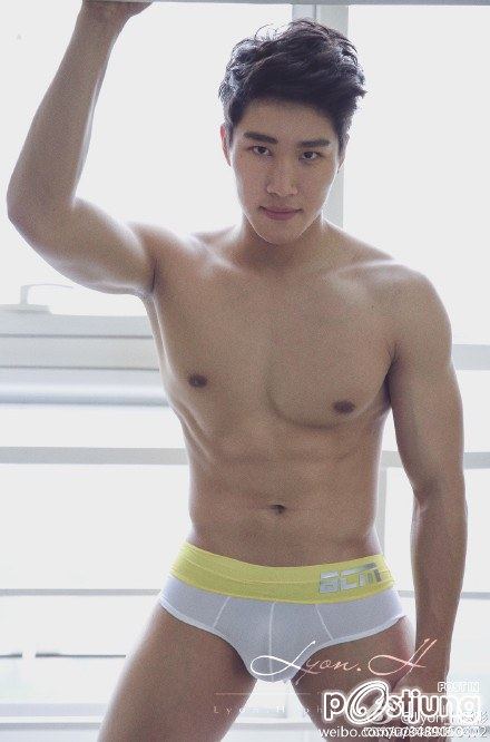 หนุ่มตี๋ By Lyon H. Photography