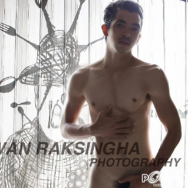 หนุ่มไทย มื้อค่ำ Stefano Wongpijirattana