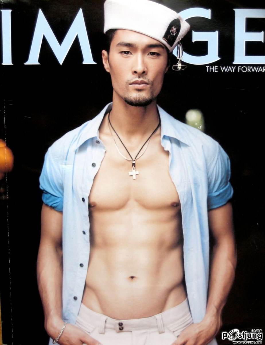 Johnny Tr&iacute; Nguyễn