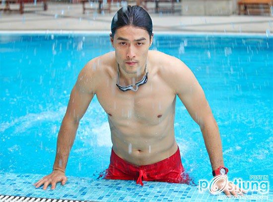 Johnny Tr&iacute; Nguyễn