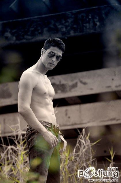 Johnny Tr&iacute; Nguyễn