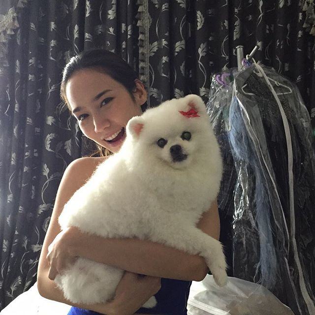 อั้ม พัชราภา กับ น้องหมาในวันสบายๆ