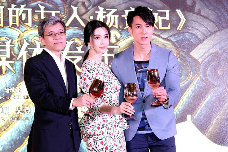 Fan Bing Bing สวย หวาน สดใส ในชุดของดีไซน์เนอร์ชาวรัสเซีย Ulyana Sergeenko @งาน MOET แชมเปญ ที่เซี่ยงไฮ้