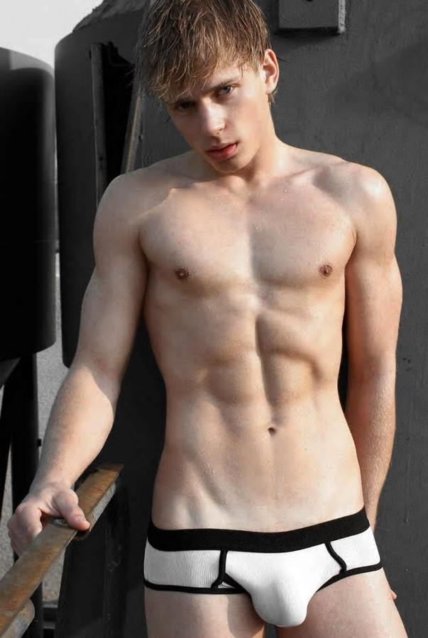 Athena men 86
