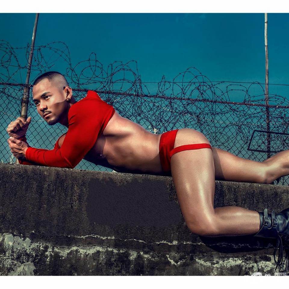 Mens in Red