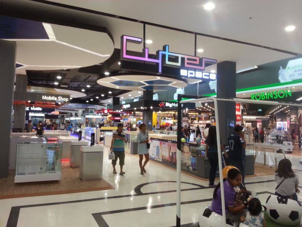 Grand opening Robinson Lifestyle Center Buriram