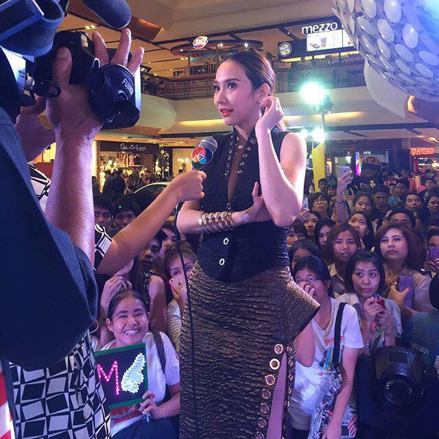 อั้ม พัชราภา สวย เจิดจรัส @งาน Toyota เซ็นทรัลลาดพร้าว