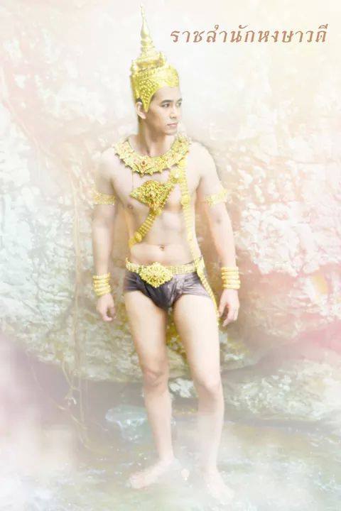 หนุ่มๆเครื่องทอง บ่าวเหนือขาวๆ