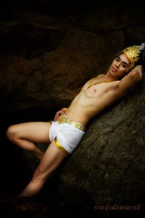 หนุ่มๆเครื่องทอง บ่าวเหนือขาวๆ