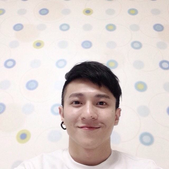 หนุ่มตี๋ Chuck Wang