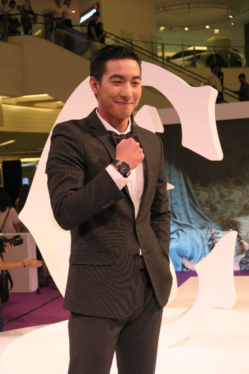 โตโน่  เจนี่  ควงกันออกงานคู่  Fashion show
