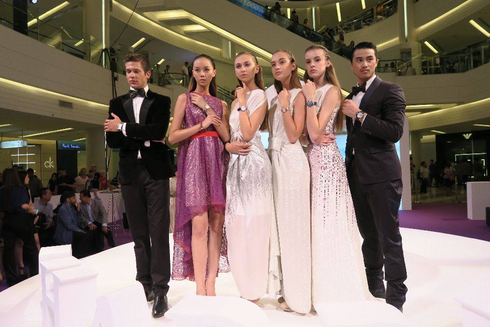โตโน่  เจนี่  ควงกันออกงานคู่  Fashion show
