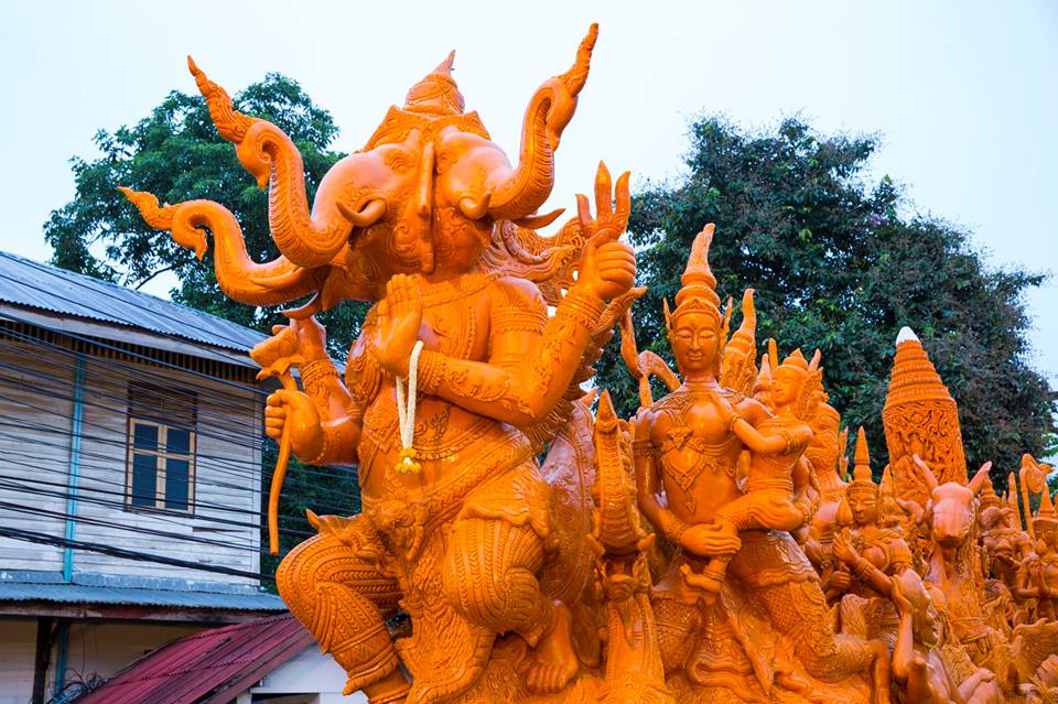 งานประเพณีแห่เทียนเข้าพรรษาอุบลราชธานี
