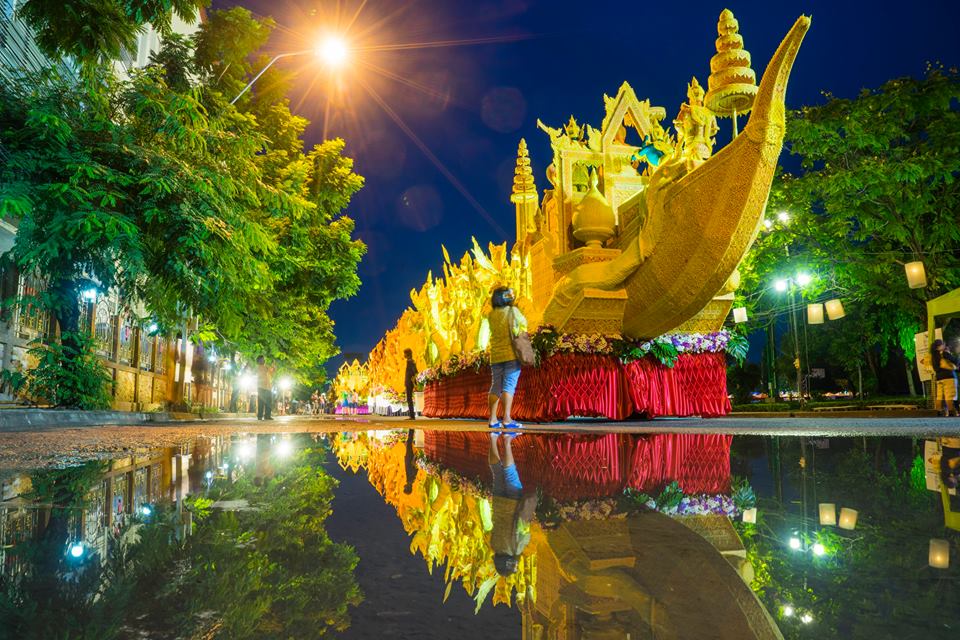 งานประเพณีแห่เทียนเข้าพรรษาอุบลราชธานี