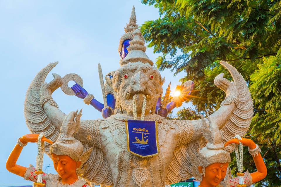 งานประเพณีแห่เทียนเข้าพรรษาอุบลราชธานี