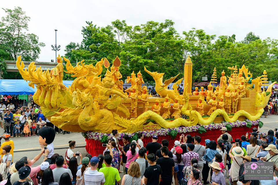 งานประเพณีแห่เทียนเข้าพรรษาอุบลราชธานี