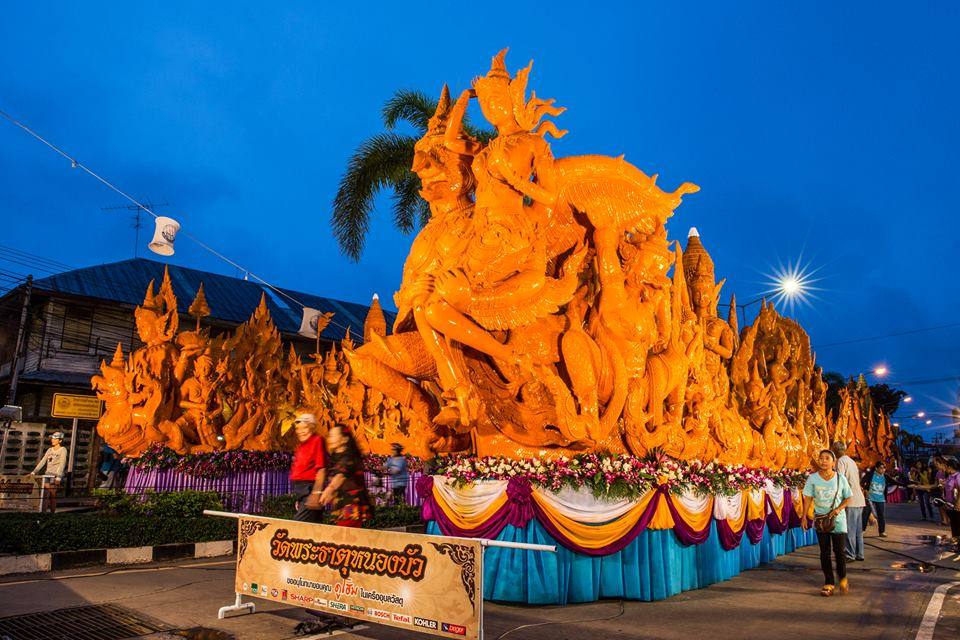 งานประเพณีแห่เทียนเข้าพรรษาอุบลราชธานี