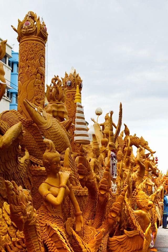 บรรยากาศงาน "เเห่เทียนพรรษา" โคราช