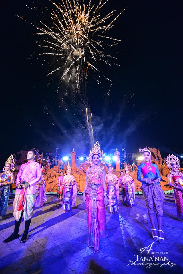 บรรยากาศงาน "เเห่เทียนพรรษา" โคราช