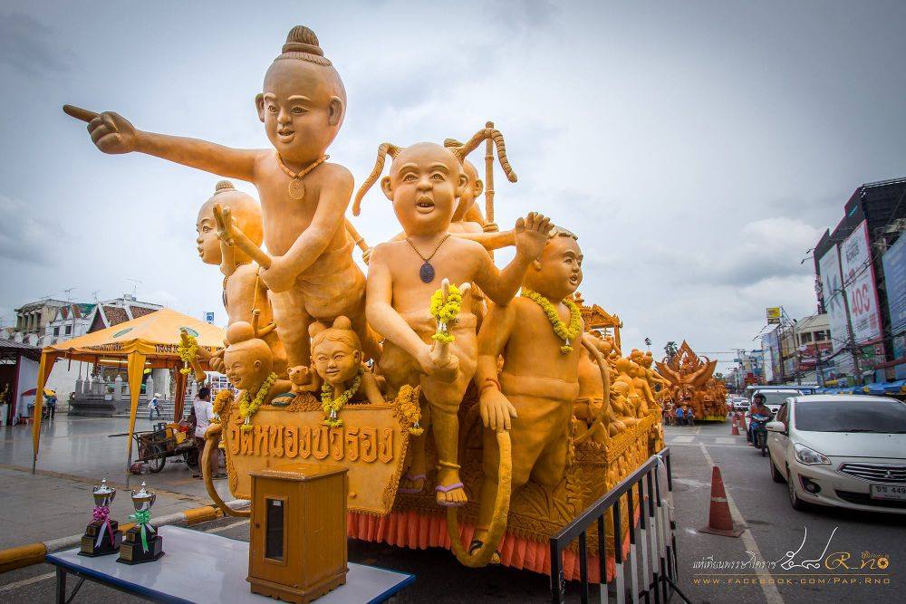 บรรยากาศงาน "เเห่เทียนพรรษา" โคราช