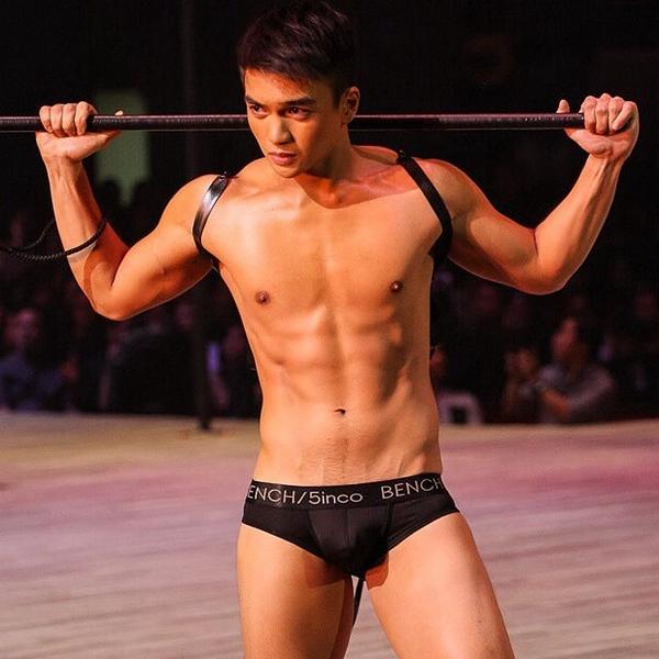 นายแบบหนุ่มDOMINIC ROQUE