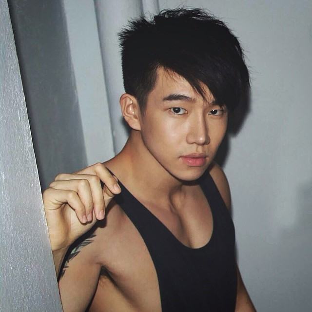 นายแม็กซ์หนุ่มหน้าใส รอยสักสวย IG@M.XZM