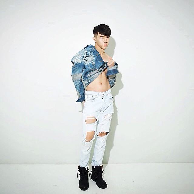 นายแม็กซ์หนุ่มหน้าใส รอยสักสวย IG@M.XZM