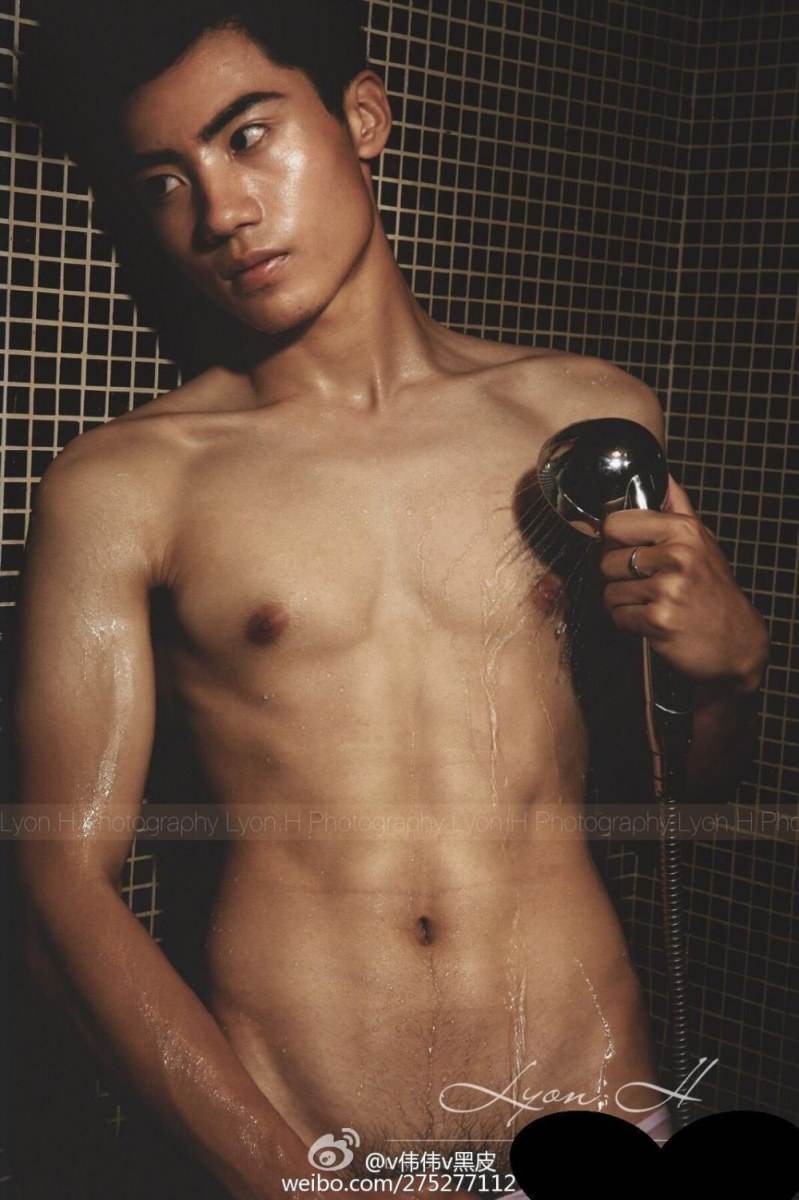 ชายมากมายหลายหีบ024