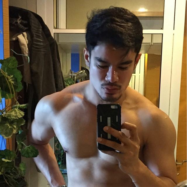 P พีรกันต์ เกียรติ์วรสกุล