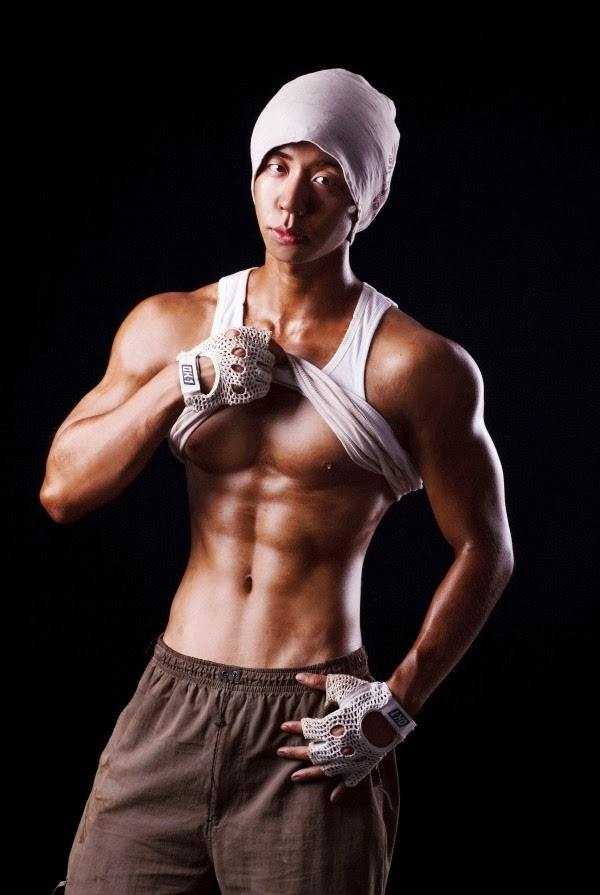 ฟินวันหยุดกับหนุ่มตี๋ล่ำ