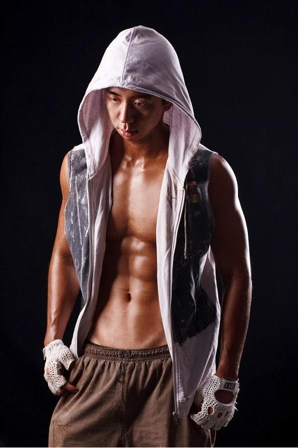 ฟินวันหยุดกับหนุ่มตี๋ล่ำ