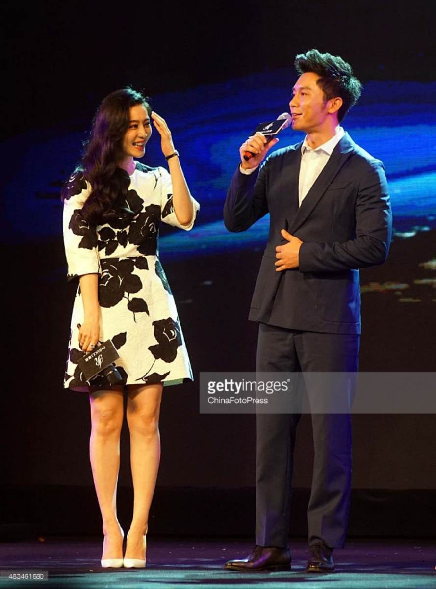 Fan Bing Bing สวยเจิดควงแฟนหนุ่ม Li Chen สวีทหวานออกงานคู่กันที่เมืองฉงชิ่ง