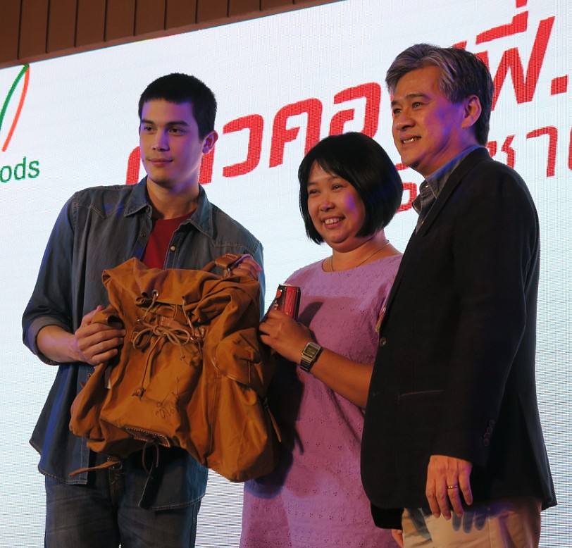 ซันนี่ สุวรรณเมธานนท์   พระเอก 300 ล้าน