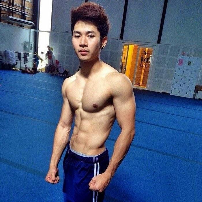ฟินก่อนนอนกับหนุ่มๆ