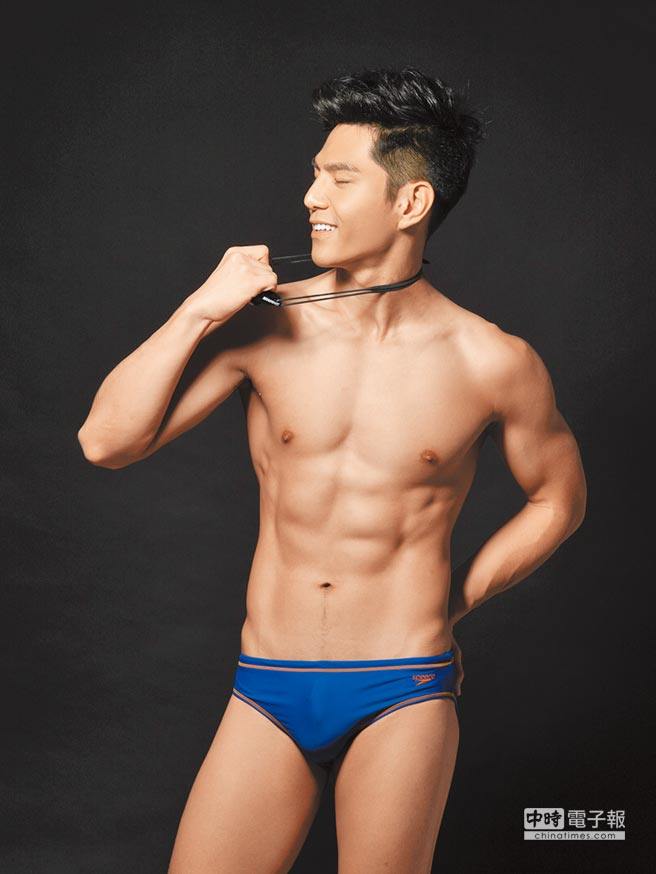Hot Guy in Underwear 16