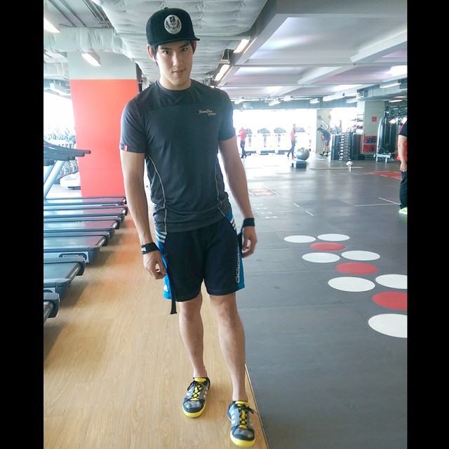 ดีเจอมโบ้ หล่อล่ำ แห่งคลื่น FRESZ 91.5 FM
