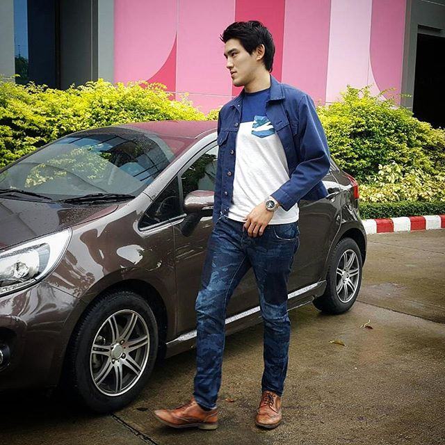 ดีเจอมโบ้ หล่อล่ำ แห่งคลื่น FRESZ 91.5 FM