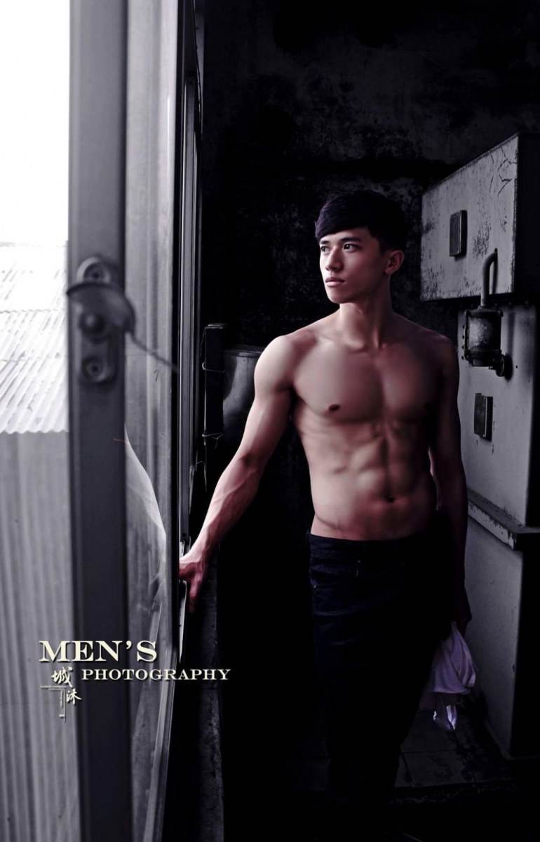 กล้าม วงแขน นม เลียๆ