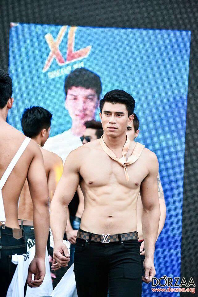 ล่ำๆน่าเลียๆ