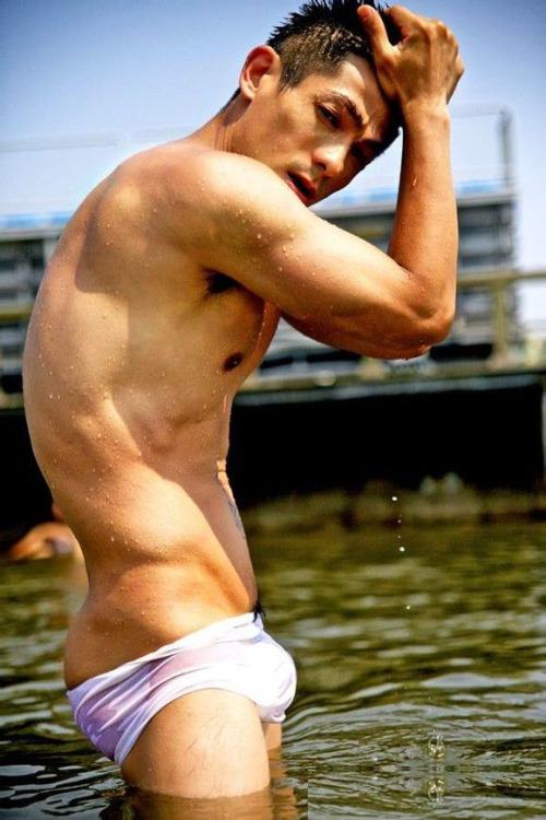 บ้ากล้ามนมและวงแขน