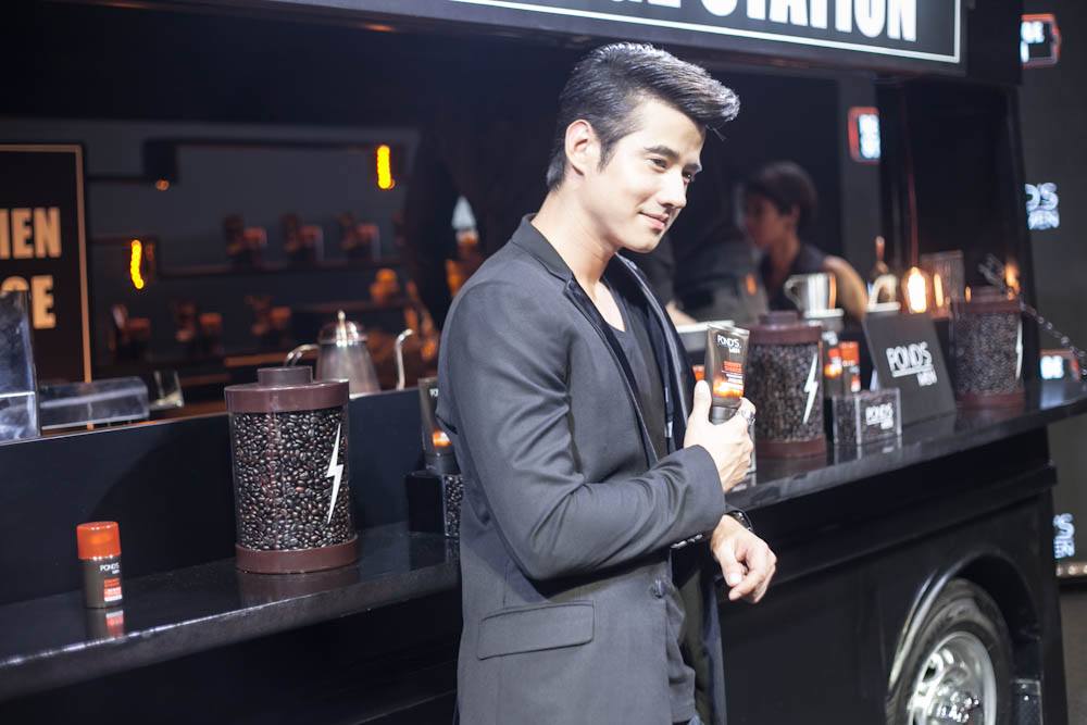 Mario Maurer, Koolcheng Trịnh Tú Trung - Pond's Men Event