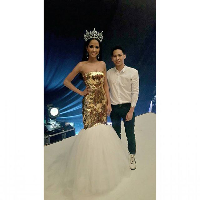 เมญ่า นนธวรรณ - ชุดทองคำ @miss thailand world