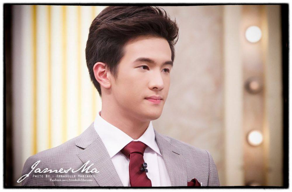 เจมส์ มาร์ ดาราหนุ่มหล่อ ขาวใส สูงใหญ่ เนื้อแน่น เห็นแล้วว๊อนท์สุดๆค่ะ